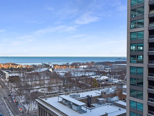 $4,471 | 60 East Randolph Street, Unit 1303, Chicago, IL 60601