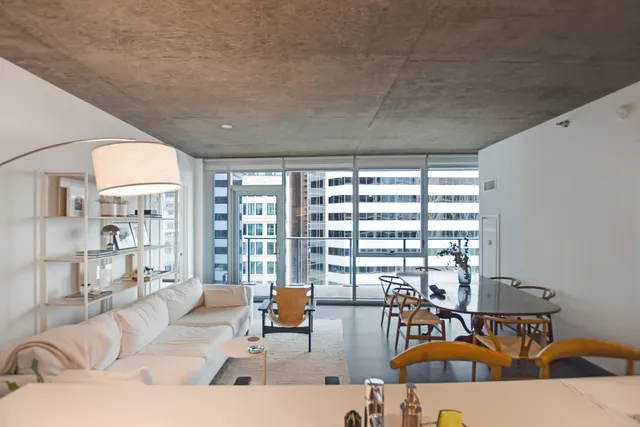 $4,471 | 60 East Randolph Street, Unit 1303, Chicago, IL 60601
