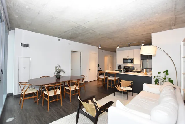 $4,471 | 60 East Randolph Street, Unit 1303, Chicago, IL 60601