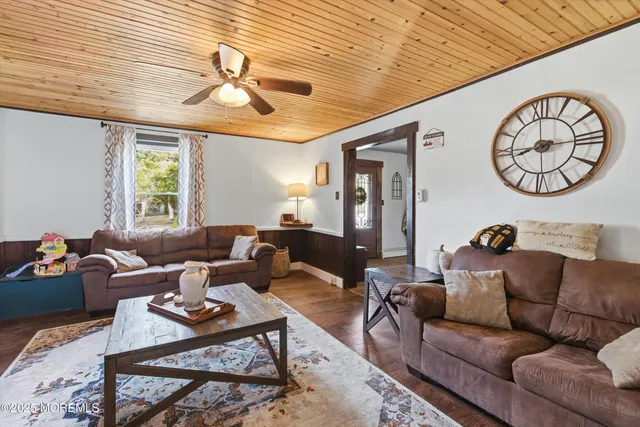 $499,000 | 133 Giffordtown Lane, Little Egg Harbor, NJ 08087