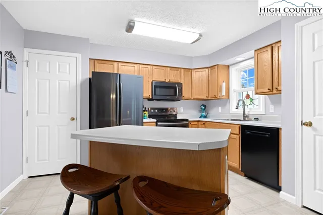 $599,900 | 132 Carlton Circle, Blowing Rock, NC 28605