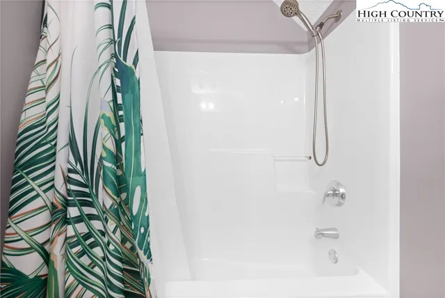 $599,900 | 132 Carlton Circle, Blowing Rock, NC 28605