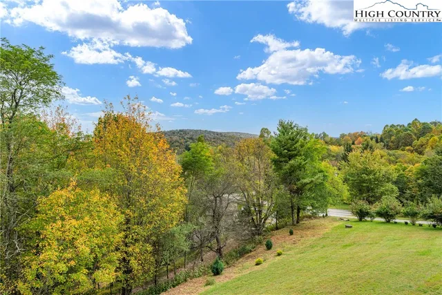 $599,900 | 132 Carlton Circle, Blowing Rock, NC 28605