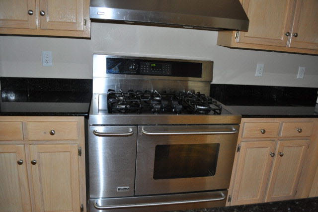 8008 Patricks Ldg Road Bay Minette, AL 36507 - Photo 13 of 33 Main House Stove