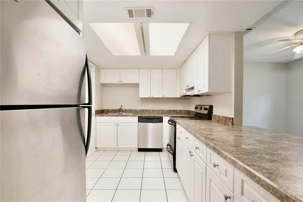 9825 Turf Way, Unit 7 Orlando, FL 32837 - Photo 7 of 17