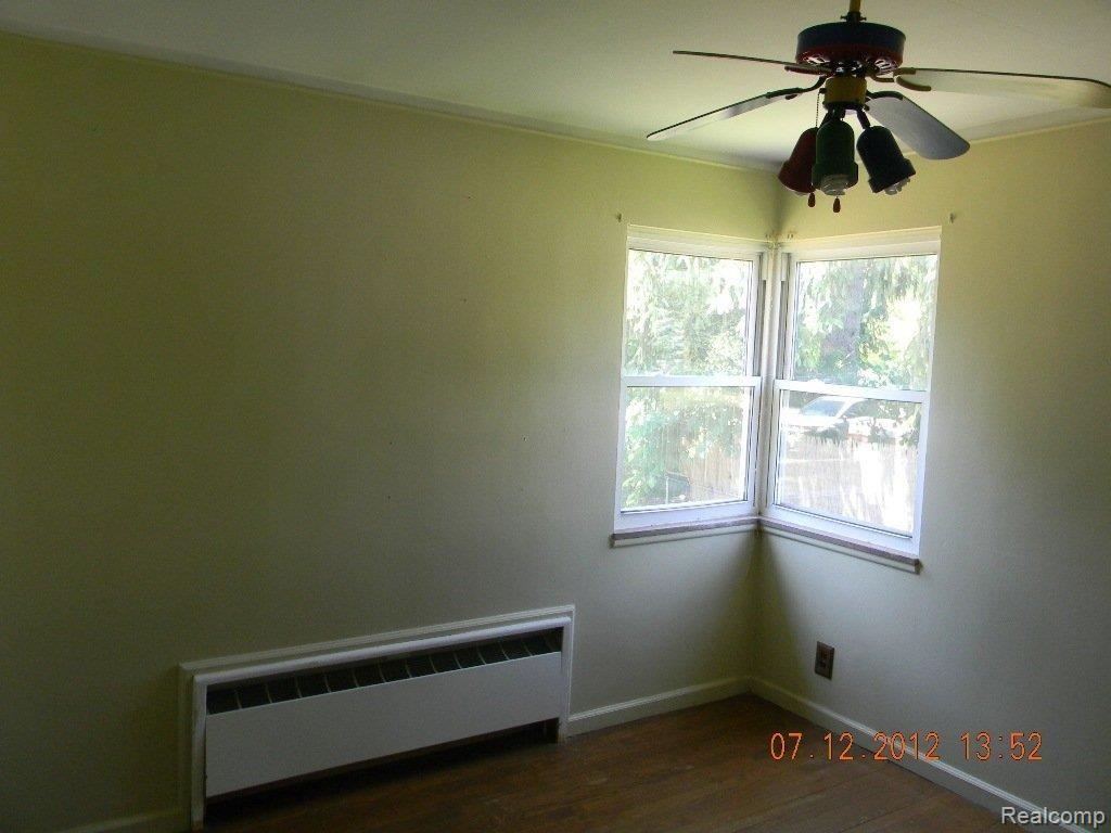 10060 Pardee Road Taylor, MI 48180 - Photo 7 of 11 DSCN4587.JPG