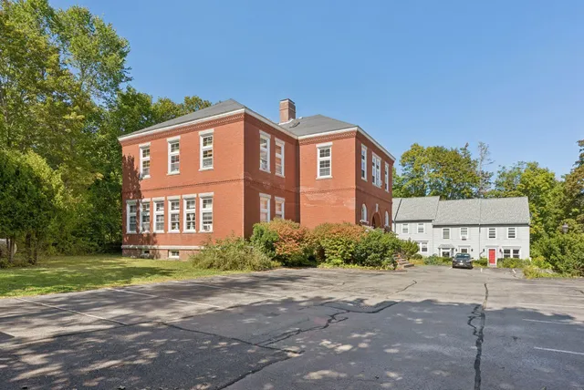 $189,000 | 85 Middle Street, Unit 10, Hallowell, ME 04347