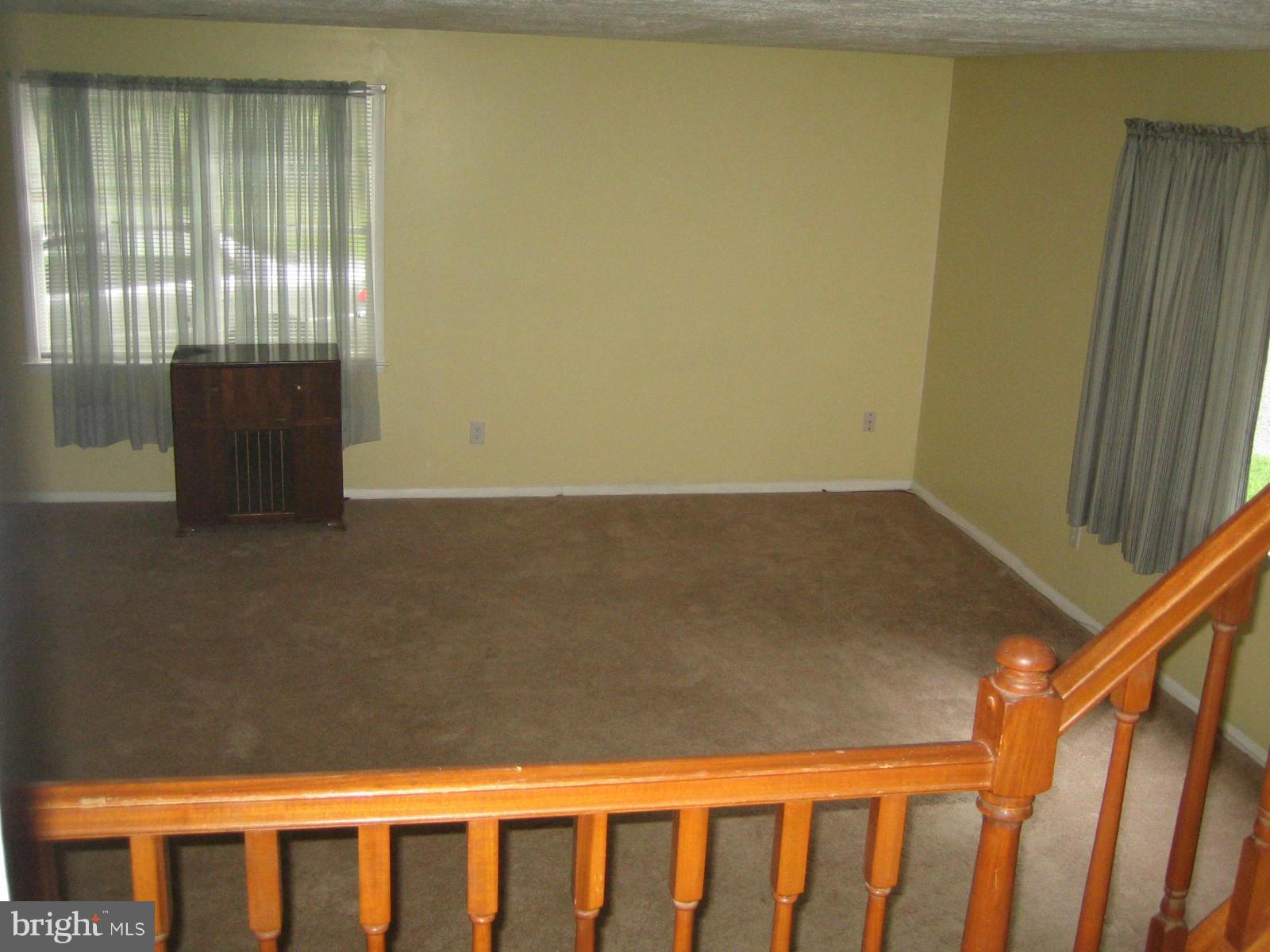 7743 Rogues Road Nokesville, VA 20181 - Photo 13 of 17 Living Room