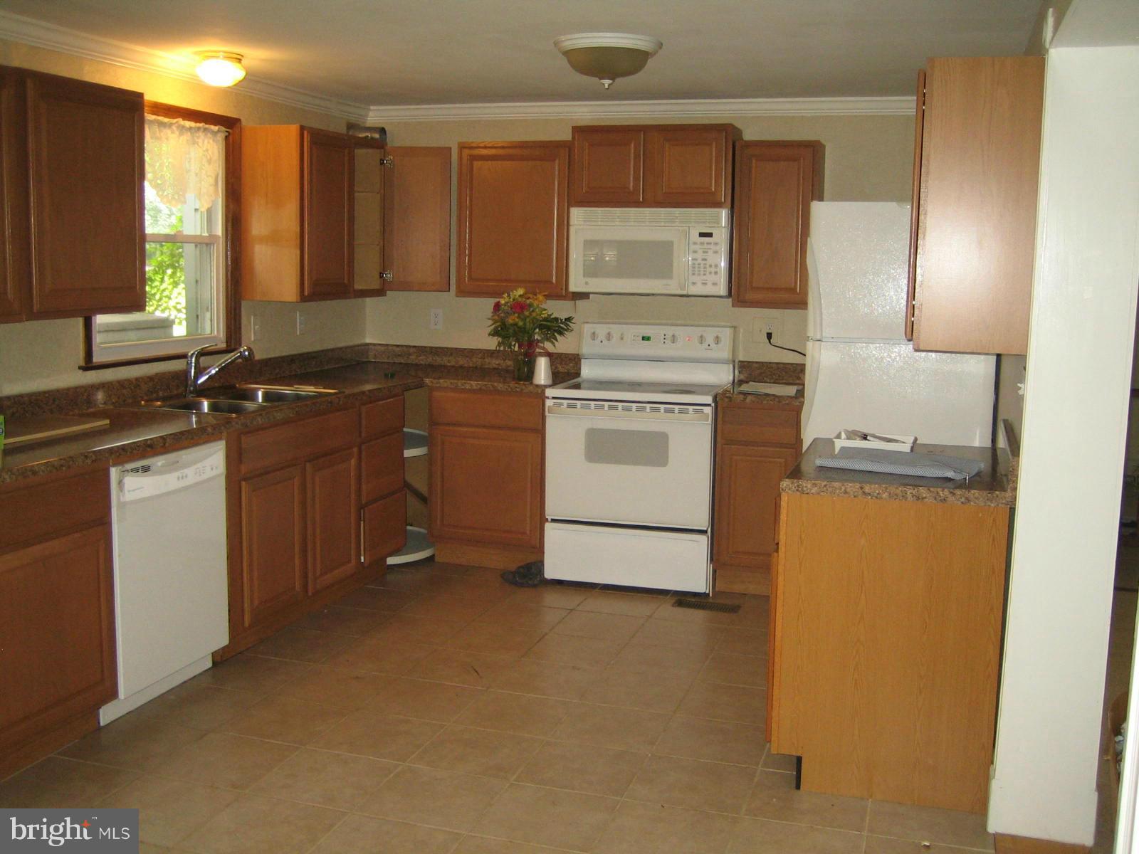 7743 Rogues Road Nokesville, VA 20181 - Photo 7 of 17 Kitchen