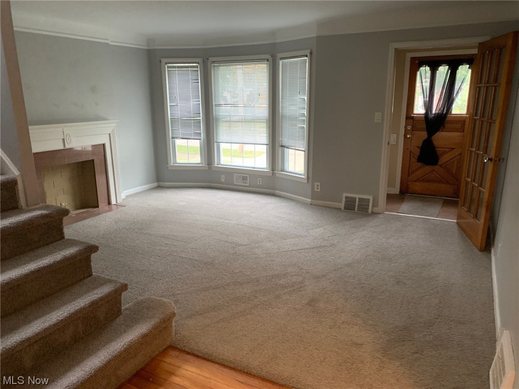 1287 Churchill Road Lyndhurst, OH 44124 - Photo 3 of 27 Carpet 10 month old