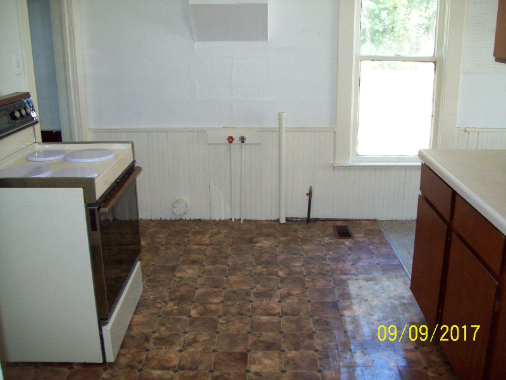 320 West St Marys Street Decatur, MI 49045 - Photo 3 of 10 102_5778