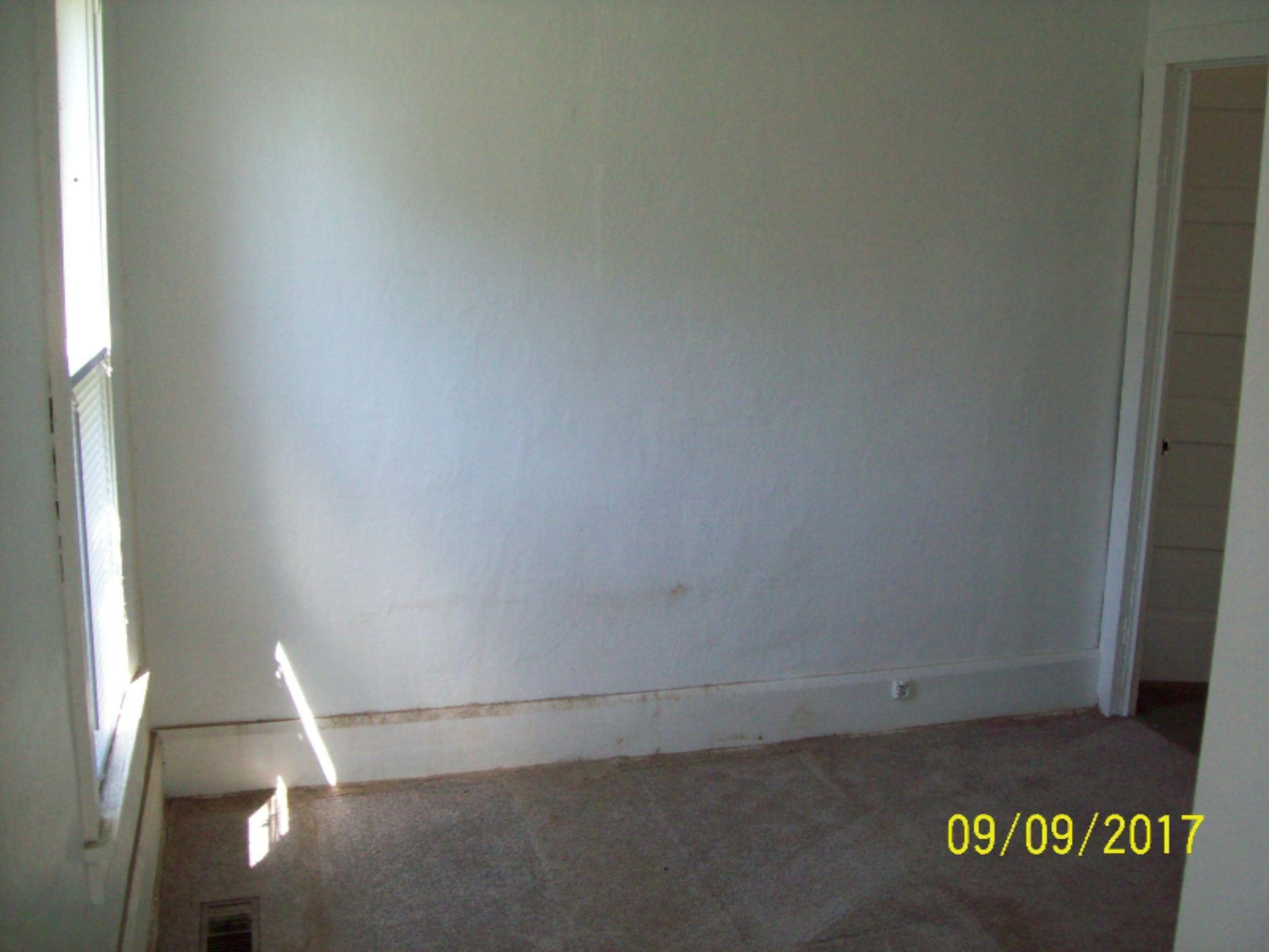 320 West St Marys Street Decatur, MI 49045 - Photo 7 of 10 102_5782