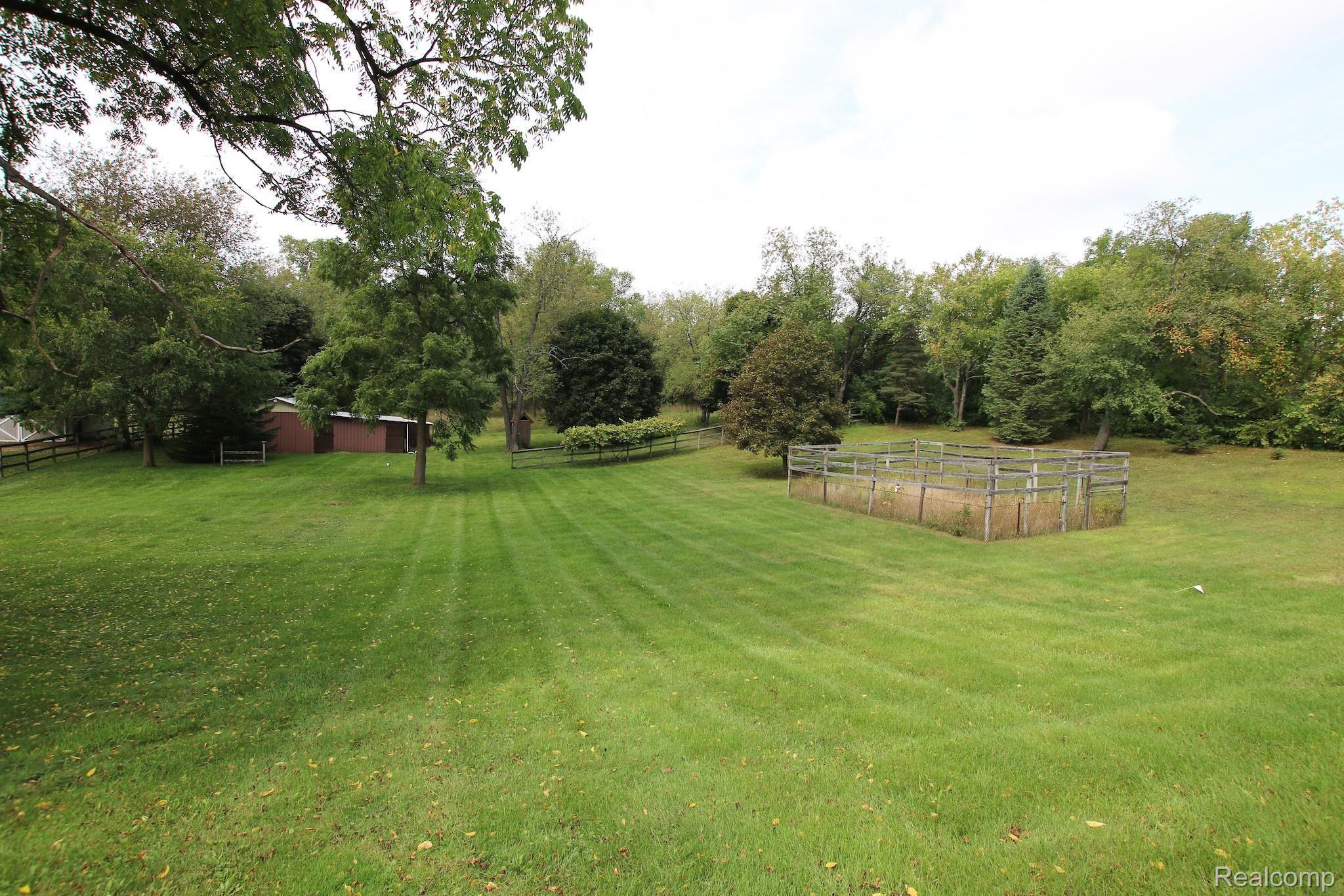 3700 Rohr Road Lake Orion, MI 48359 - Photo 45 of 55 45) Backyard.jpg