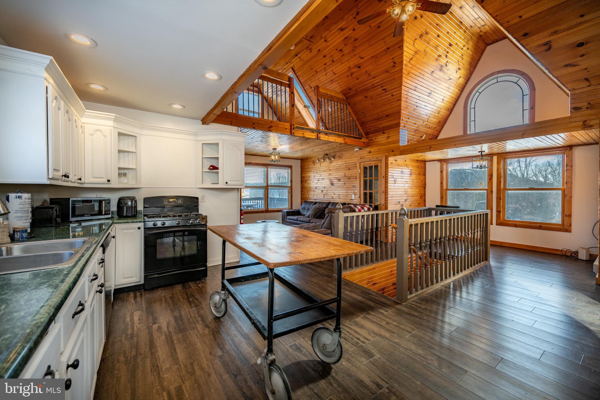 114 Close Road McHenry, MD 21541 - Photo 6 of 46 Gallery Image 6
