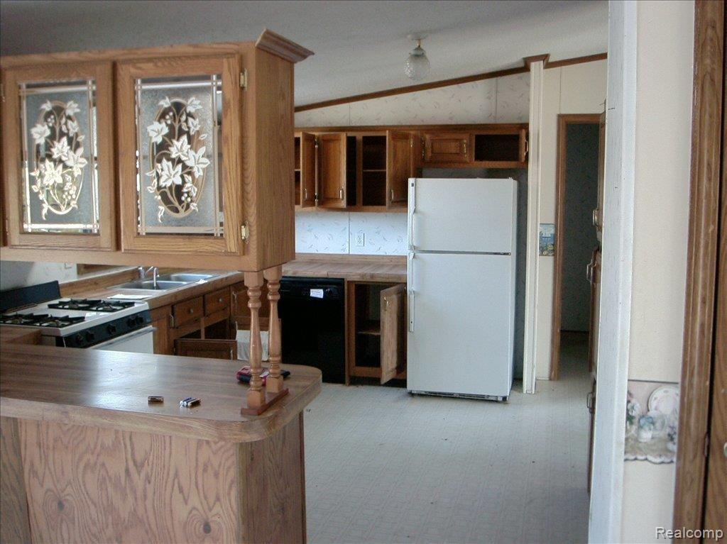 6666 Comstock Road Jeddo, MI 48032 - Photo 6 of 15 P1020405