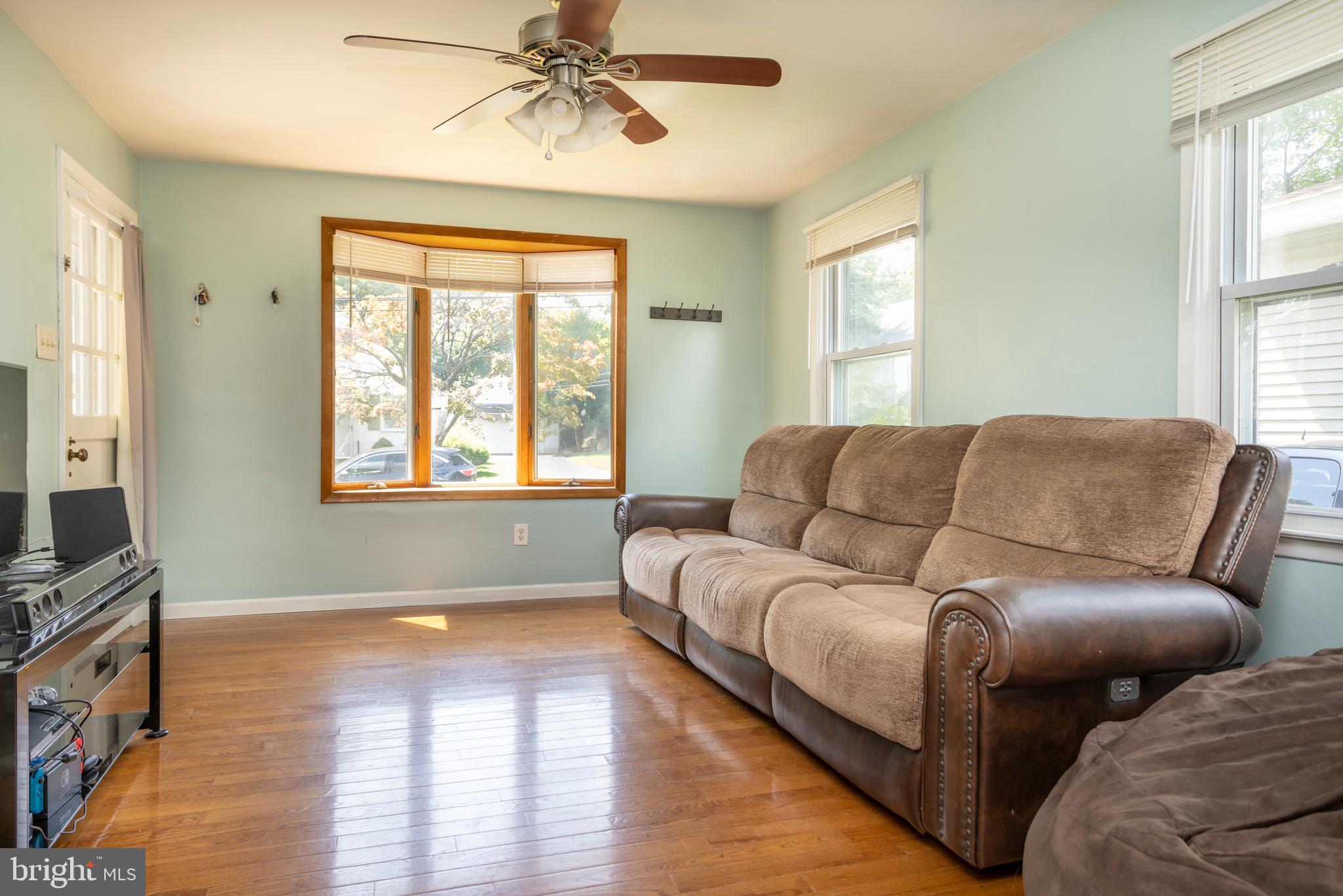 209 Cedar Road Wallingford, PA 19086 - Photo 3 of 27 Gallery Image 3