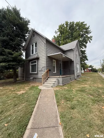 $70,000 | 404 West Pierce Street, Macomb, IL 61455