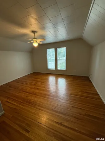 $70,000 | 404 West Pierce Street, Macomb, IL 61455