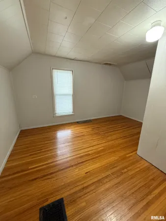 $70,000 | 404 West Pierce Street, Macomb, IL 61455