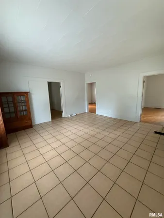 $70,000 | 404 West Pierce Street, Macomb, IL 61455