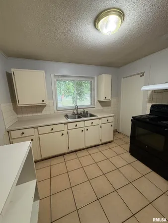 $70,000 | 404 West Pierce Street, Macomb, IL 61455