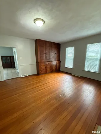 $70,000 | 404 West Pierce Street, Macomb, IL 61455