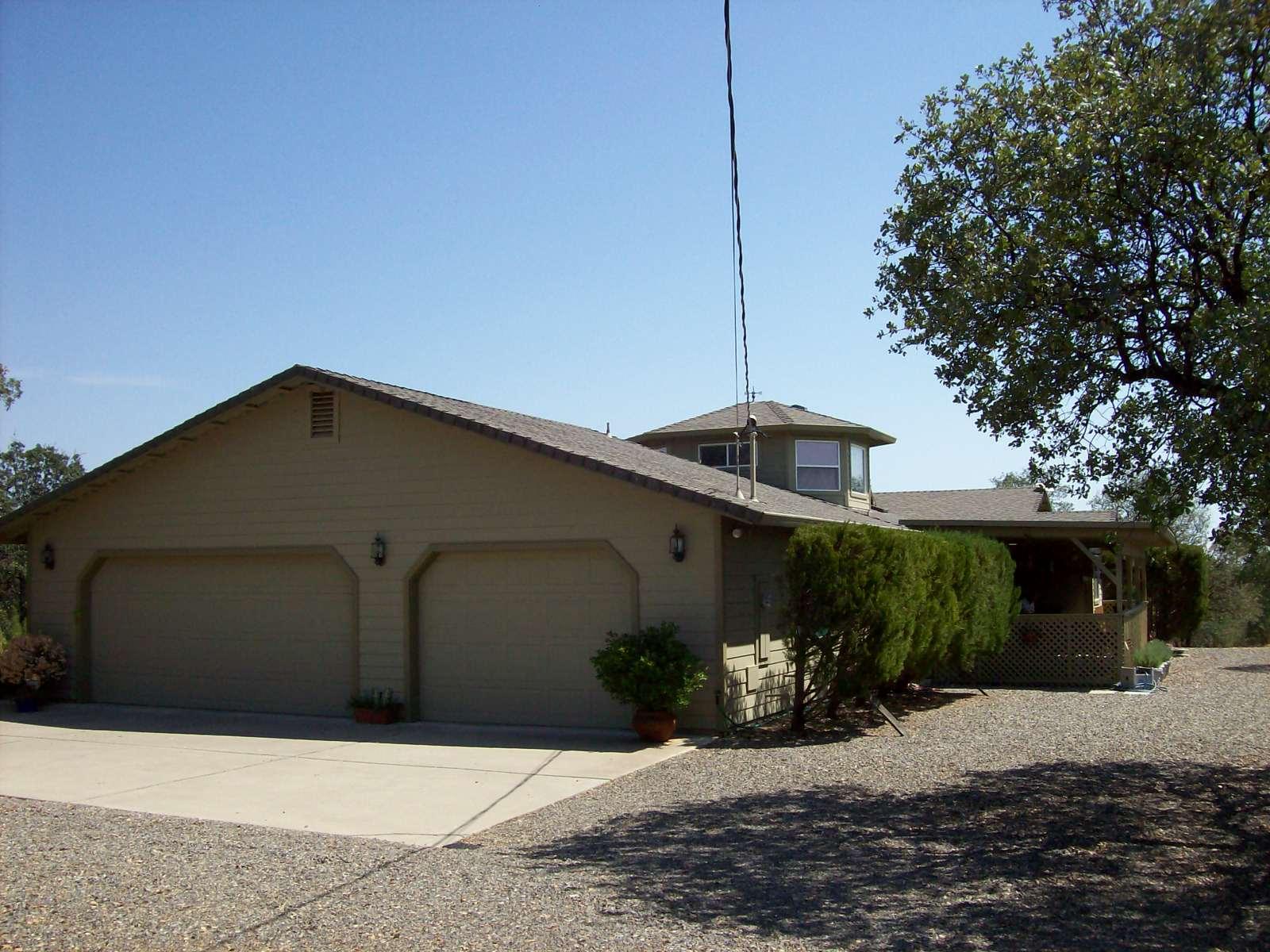 3 Car Garage