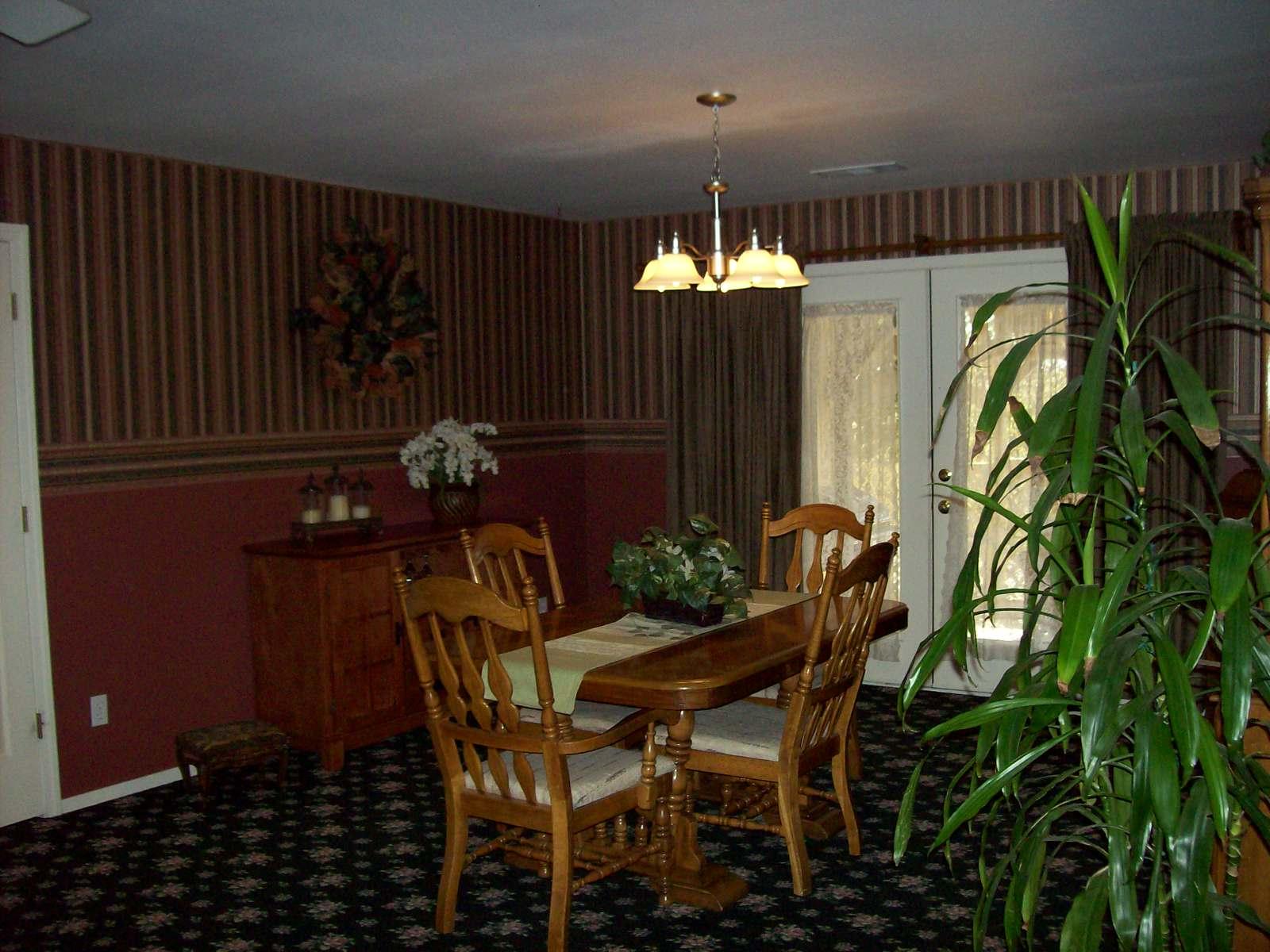 18665 Saddleback Ridge Road Cottonwood, CA 96022 - Photo 11 of 41 Formal Diningroom