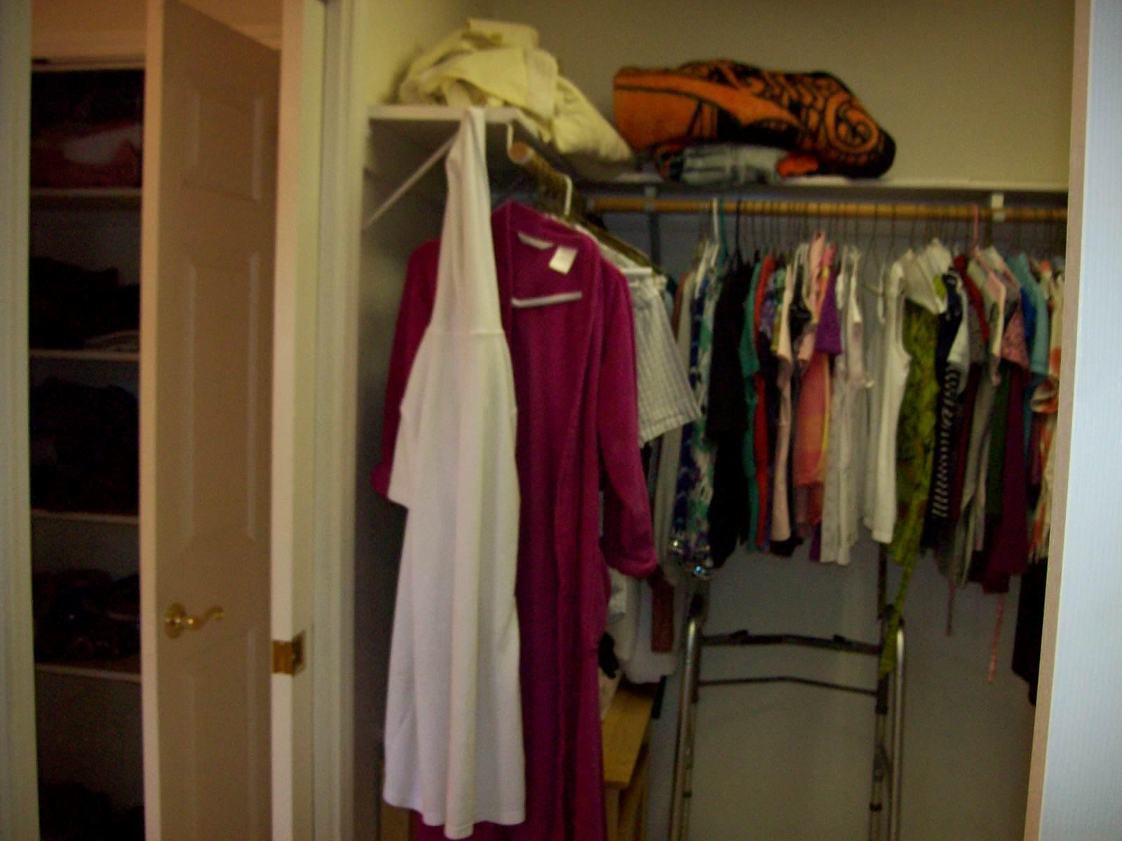 18665 Saddleback Ridge Road Cottonwood, CA 96022 - Photo 18 of 41 Master Walk-in Closet 2 Entrances