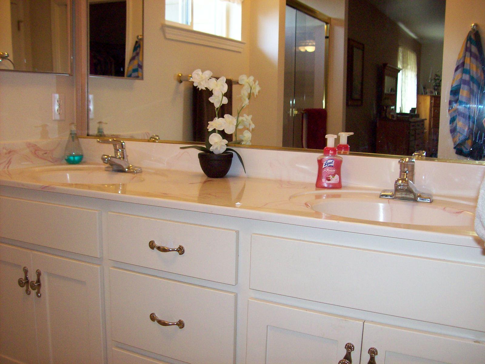 18665 Saddleback Ridge Road Cottonwood, CA 96022 - Photo 20 of 41 Master Vanity