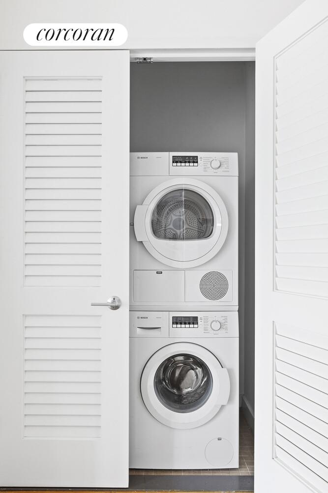 247 North 7th Street, Unit 2 308 Brooklyn, NY 11211 - Photo 5 of 15 a utility room with dryer and washer