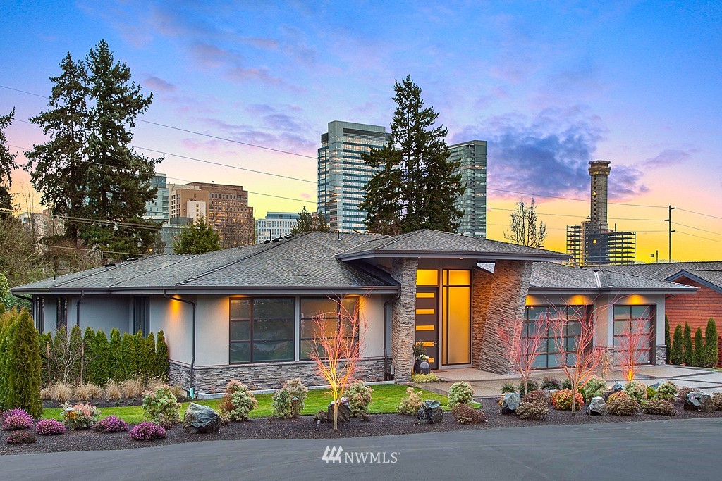 1028 Belfair Road Bellevue, WA 98004 - Photo 1 of 25 Gallery Image 1
