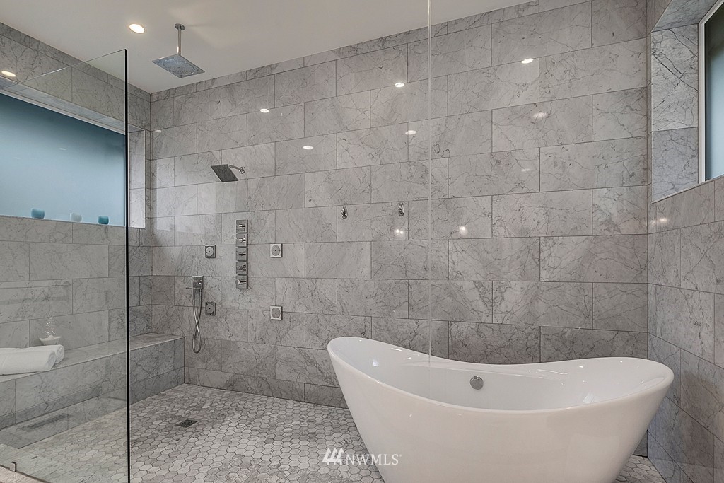 1028 Belfair Road Bellevue, WA 98004 - Photo 14 of 25 Gallery Image 14