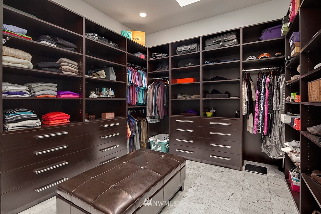1028 Belfair Road Bellevue, WA 98004 - Photo 16 of 25 Gallery Image 16