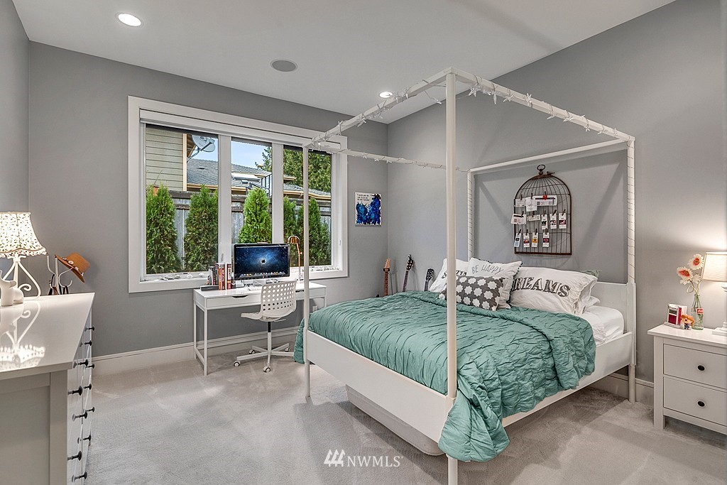 1028 Belfair Road Bellevue, WA 98004 - Photo 17 of 25 Gallery Image 17