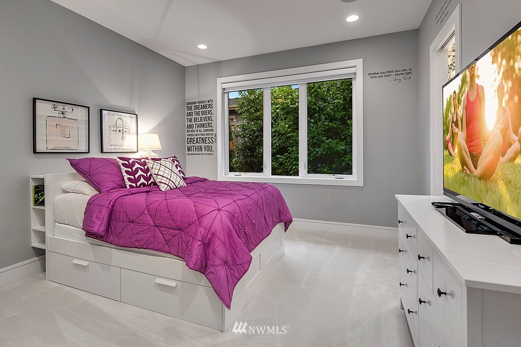 1028 Belfair Road Bellevue, WA 98004 - Photo 18 of 25 Gallery Image 18