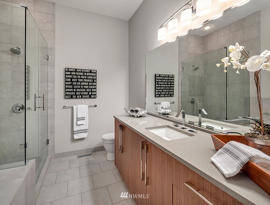 1028 Belfair Road Bellevue, WA 98004 - Photo 20 of 25 Gallery Image 20
