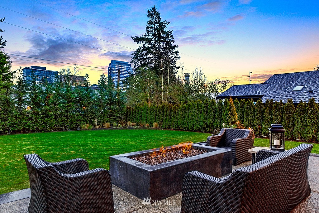 1028 Belfair Road Bellevue, WA 98004 - Photo 24 of 25 Gallery Image 24