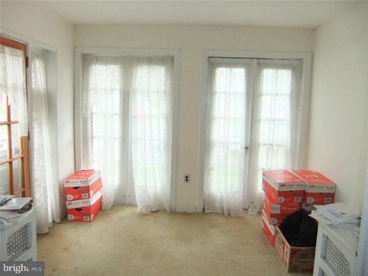 21 Wayne Avenue Springfield, PA 19064 - Photo 3 of 14