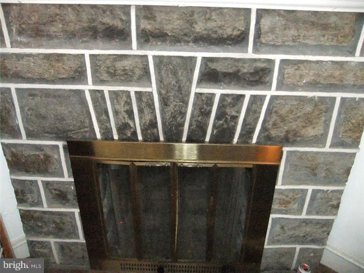 21 Wayne Avenue Springfield, PA 19064 - Photo 4 of 14