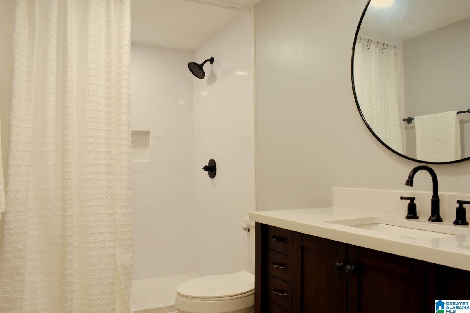 1059 Thompson Road Alabaster, AL 35007 - Photo 16 of 42 Gallery Image 16