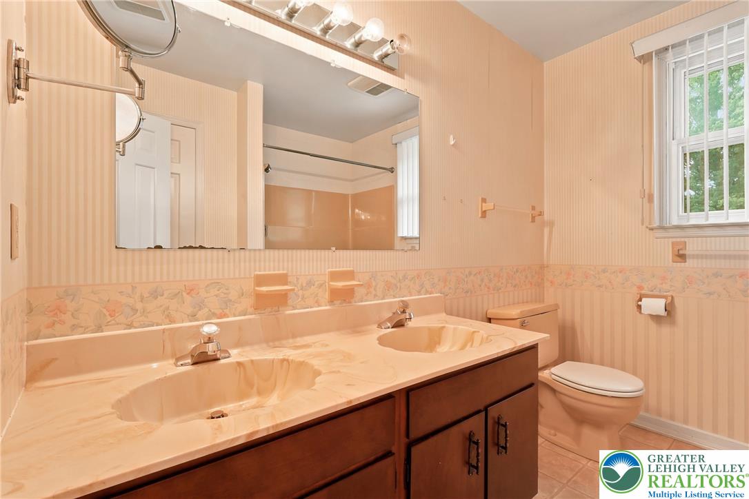 613 East Macada Road Bethlehem, PA 18017 - Photo 31 of 52