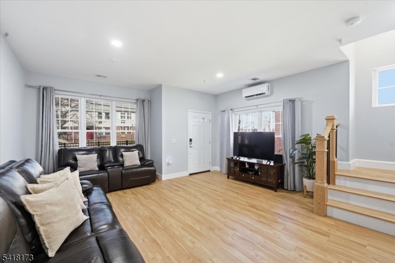 181 Court Street Newark, NJ 07103 - Photo 6 of 38