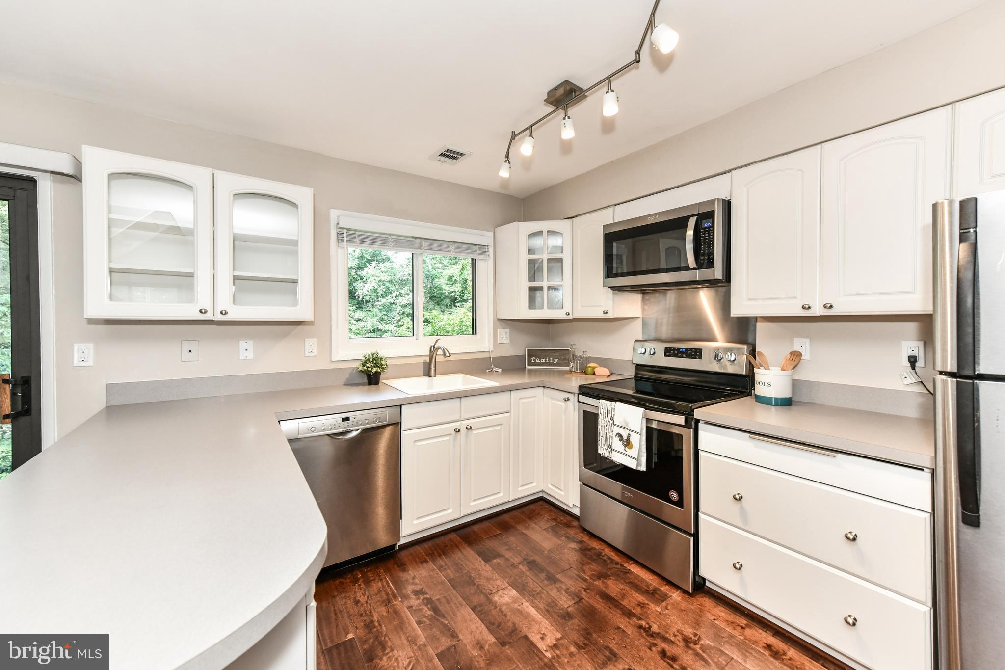 2222 Cartwright Place Reston, VA 20191 - Photo 8 of 44 Gallery Image 8