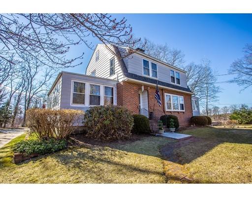 168 North End Road Townsend, MA 01469 - Photo 2 of 29 a front view of a house with a yard