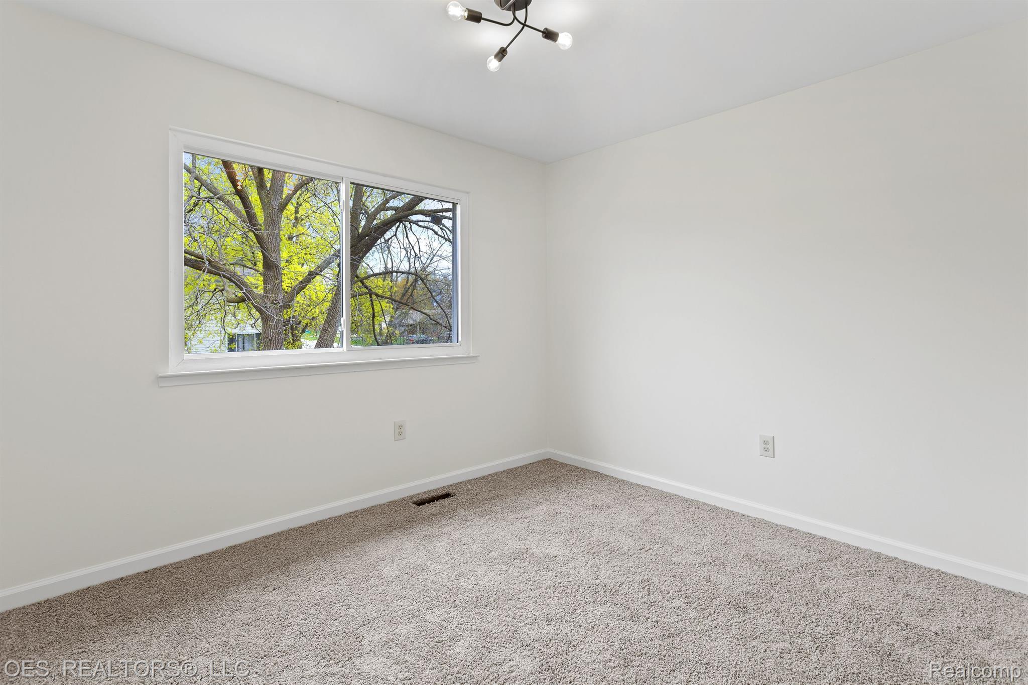 22510 Deerfield Road Novi, MI 48375 - Photo 23 of 42 Gallery Image 23