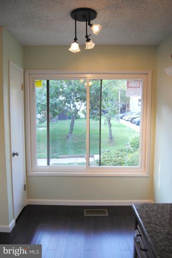 2232 Cartwright Place Reston, VA 20191 - Photo 8 of 16 Kitchen