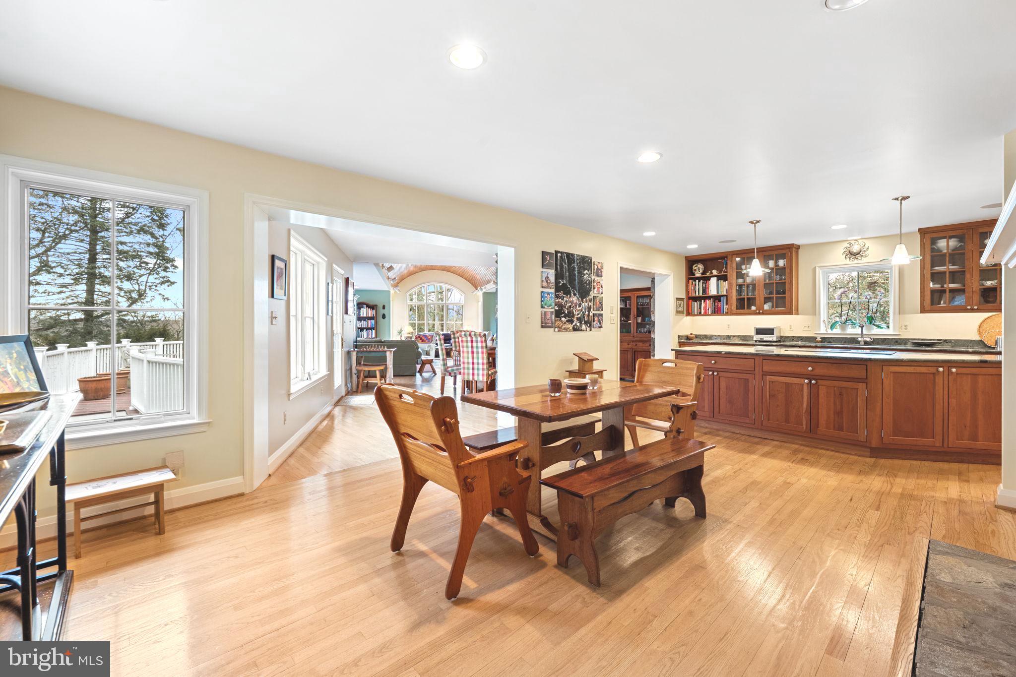 6507 Darnall Road Towson, MD 21204 - Photo 15 of 57 Open concept living