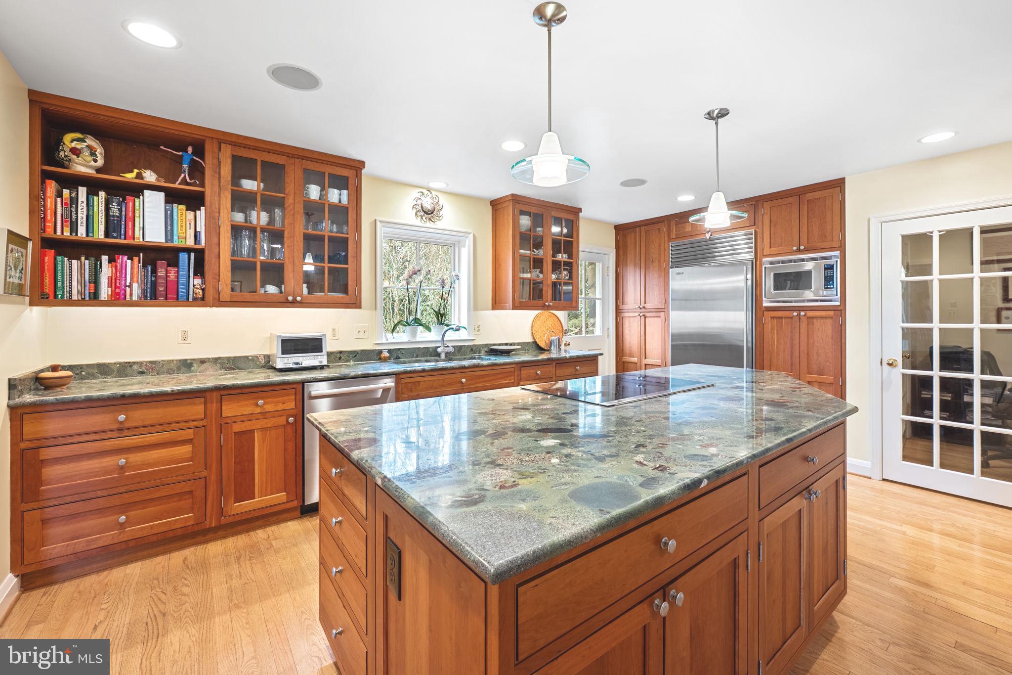 6507 Darnall Road Towson, MD 21204 - Photo 21 of 57 Perfect kitchen island