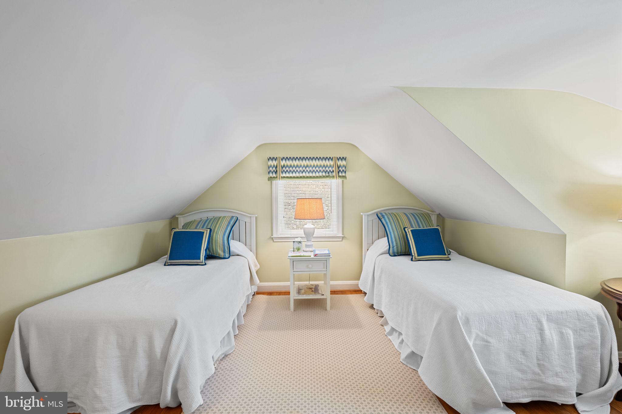 6507 Darnall Road Towson, MD 21204 - Photo 35 of 57 Charming upstairs bedroom 3